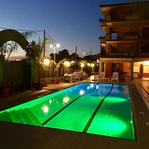 Hotel Calipso, Mazzeo